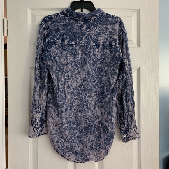 Acid Wash button down shirt - Picture 2 of 3